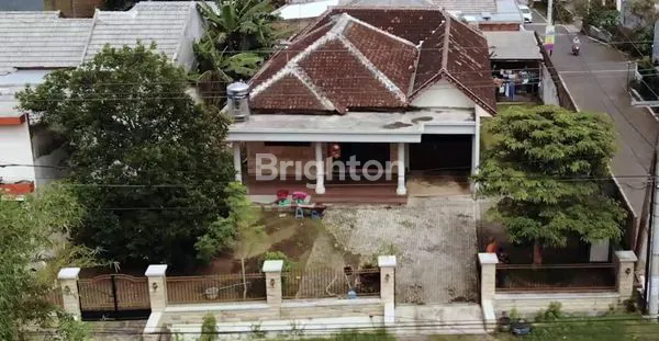 DISEWAKAN, RUMAH LUAS TANAH 653 METER DI BELAKANG GOR KEN AROK