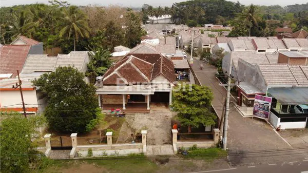 image DISEWAKAN, RUMAH LUAS TANAH 653 METER DI BELAKANG GOR KEN AROK (2)