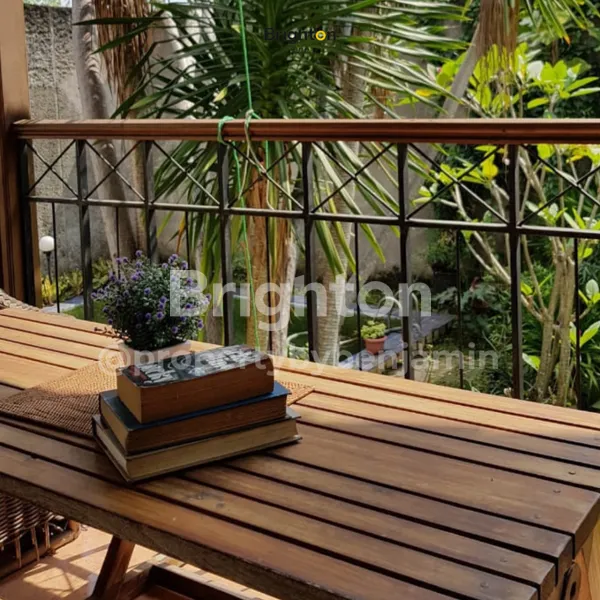 image RUMAH MEWAH 3 LANTAI DI YASYI HILLS JAKARTA SELATAN LOKASI STRATEGIS DEKAT DENGAN RAGUNAN ZOO, CIBIS PARK (3)