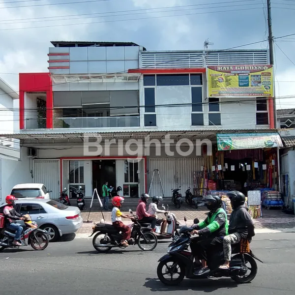 image TINGGAL PAKAI TANPA RENOVASI CAFE / RUMAH MAKAN, SHOW ROOM, KANTOR DISTRIBUSI JL. SUDIRMAN SALATIGA (1)