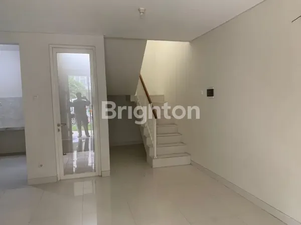 image RUMAH GRAND PAKUWON DEKAT FOODJUNCTION, DEKAT TANDES , DEKAT MARGOMULYO (3)