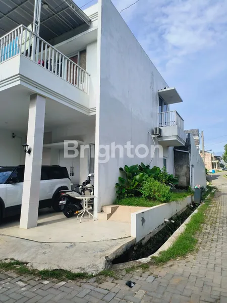 image RUMAH HOOK PAMULANG PARK – POSISI CANTIK, SEMI FURNISHED (3)