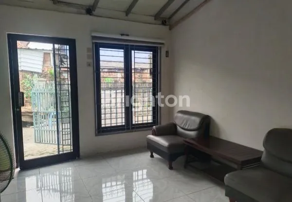 image RUMAH MINIMALIS SEMI  FURNISHED DI TENGAH TANGERANG KOTA (2)