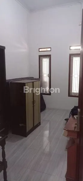 image RUMAH PINGGIR JALAN RAYA BISA UNTUK USAHA DI PONDOK UNGU PERMAI BEKASI (4)