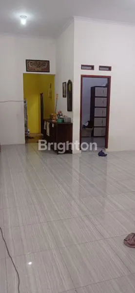 image RUMAH PINGGIR JALAN RAYA BISA UNTUK USAHA DI PONDOK UNGU PERMAI BEKASI (3)