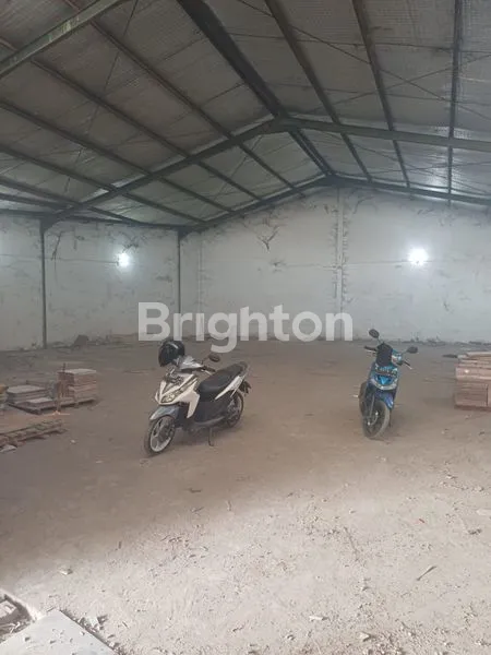 image DI SEWA GUDANG STRATEGIS SOEKARNO HATTA (5)