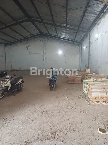 image DI SEWA GUDANG STRATEGIS SOEKARNO HATTA (1)