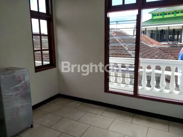 image DIKONTRAKKAN! RUMAH USAHA LOKASI SUPER STRATEGIS – RINGROAD UTARA (7)
