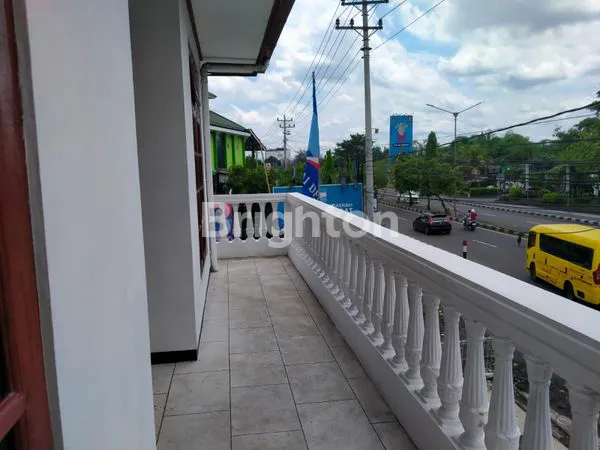 image DIKONTRAKKAN! RUMAH USAHA LOKASI SUPER STRATEGIS – RINGROAD UTARA (4)