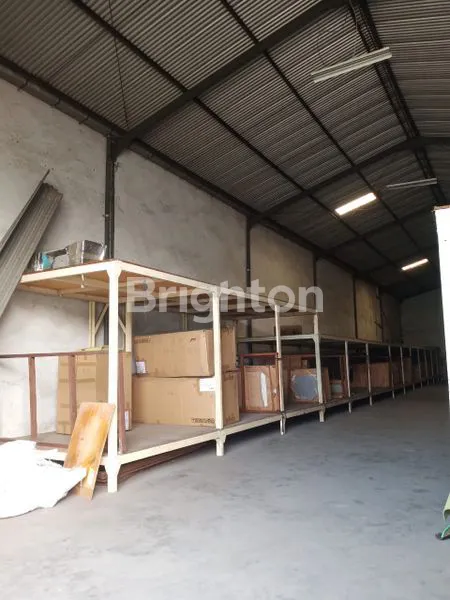 image GUDANG MARGOMULYO PERMAI SURABAYA, SIAP PAKAI, DEKAT AKSES TOL, ROW JALAN LEBAR DAN BEBAS BANJIR (5)