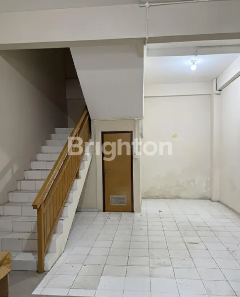 image JUAL RUKO BESAR  DI JALAN UTAMA JEND. SUDIRMAN BALIKPAPAN PERMAI (3)