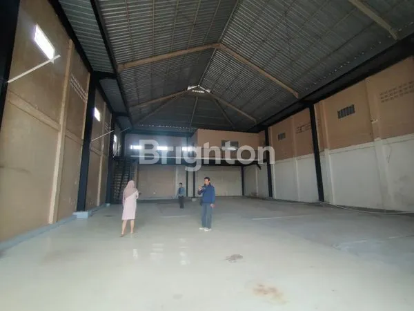 DI SEWAKAN GUDANG DENGAN AKSES KENDARAAN BESAR DI GATSU BARAT - DENPASAR