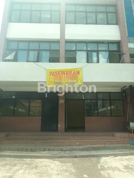 RUKO SIAP USAHA DI AREA KOMERSIAL STRATEGIS