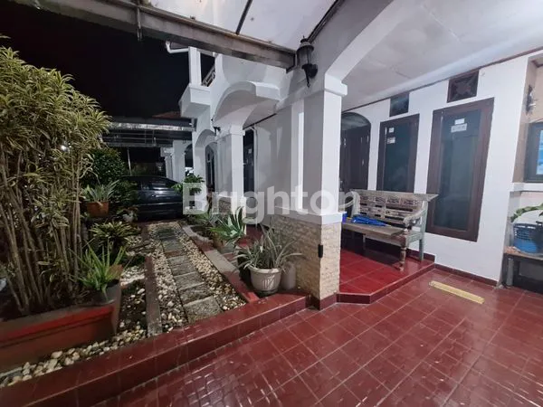 image JUAL RUMAH 2 LANTAI, DI HOOK, LUAS, NYAMAN DAN ASRI, DI LOKASI STRATEGIS (3)