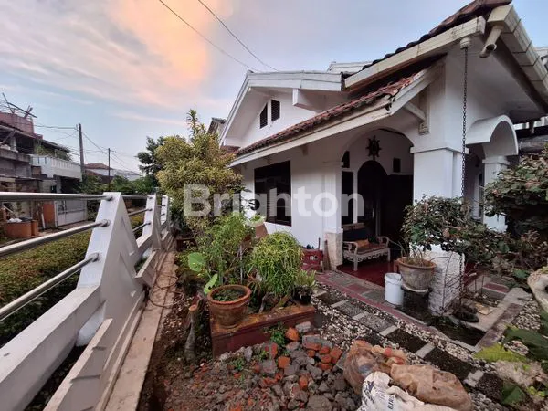 image JUAL RUMAH 2 LANTAI, DI HOOK, LUAS, NYAMAN DAN ASRI, DI LOKASI STRATEGIS (4)