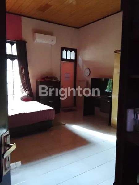 image RUMAH JUMBO DI TENGAH KOTA (7)