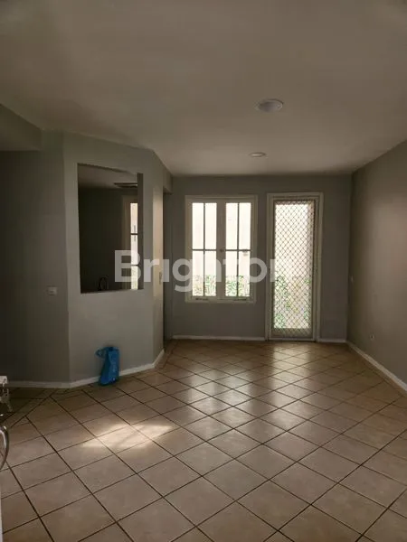 image RUMAH BAGUS 2 LANTAI BARU SELESAI RENOVASI DI LIPPO KARAWACI UTARA (3)