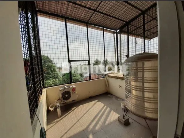 image RUKO 3½ TINGKAT – JL RAKYAT (8)