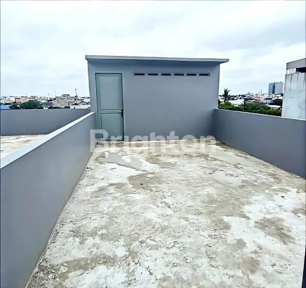 image DIJUAL RUKO LOKASI BISNIS JL.SEKIP ROYAL SHOPHOUSE HADAP BARAT (8)