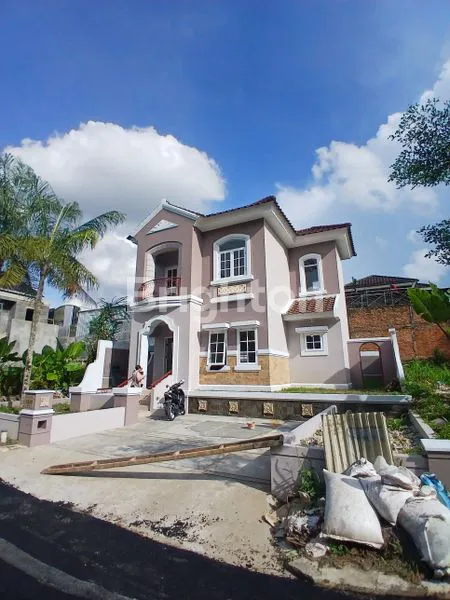 image RUMAH MEWAH LT 240M² DI BUKIT MEDITERANIA (2)