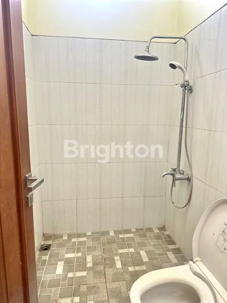 image RUMAH DISEWAKAN FULL FURNISHED DI COLOMADU (8)