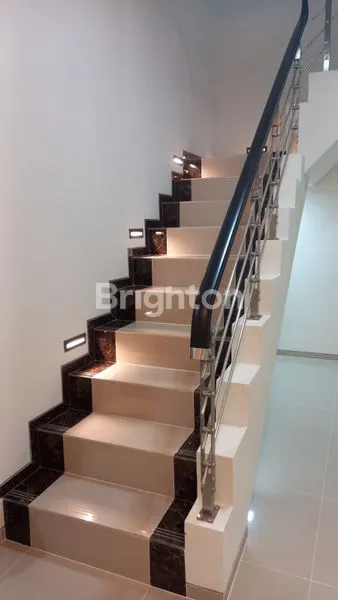 image RUMAH 2 LANTAI SHM DI PAKUWON CITY (5)