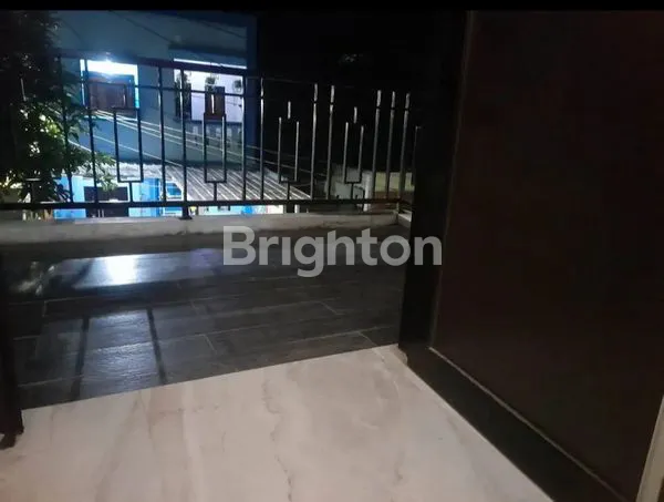 image RUMAH 2,5 LANTAI. LT 72 LB 138. VILLA PAMULANG TANGSEL RP 850JT NEGOTIABLE.FULL GRANIT (3)