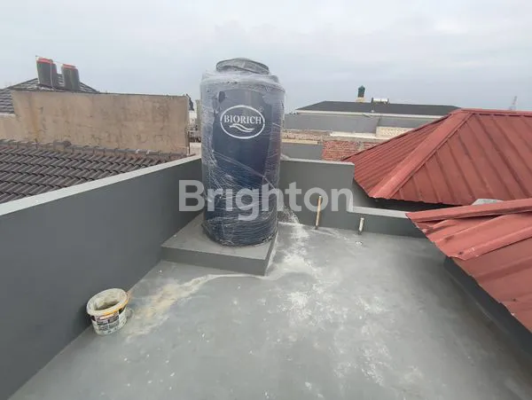 image RUMAH MODERN 2 LANTAI DI MERUYA SELATAN TAHAP FINISHING (3)