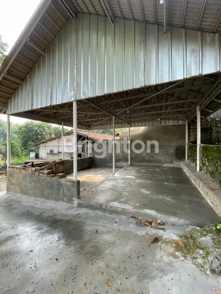 image GUDANG DEKAT GERBANG TOLL LIMO SAWANGAN DEPOK (2)