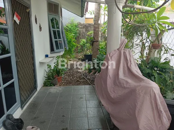 image RUMAH ASRI DENGAN LANTAI MEZZANINE DI PONDOK GEDE (2)