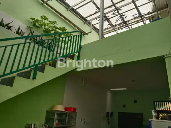 image RUMAH ASRI DENGAN LANTAI MEZZANINE DI PONDOK GEDE (3)