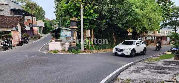 TANAH STRATEGIS DI MOJOSONGO