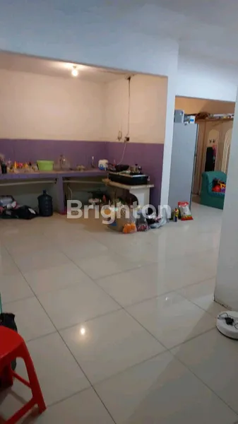 image HUNIAN NYAMAN & TERAWAT 2 LANTAI DI NGAGEL SURABAYA (2)