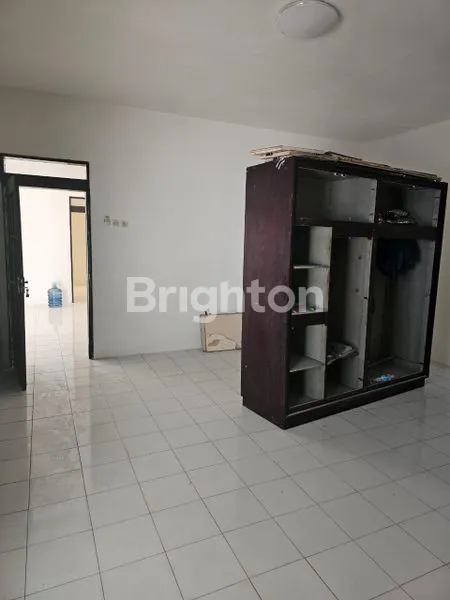 image DIJUAL RUMAH TERAWAT SIAP HUNI LUAS (7)