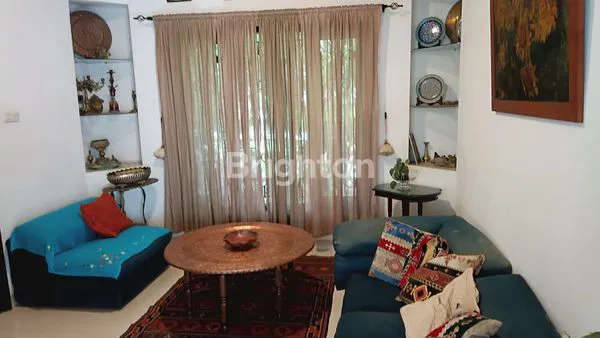 image DIJUAL CEPAT RUMAH CANTIK SIAP HUNI DI KEMANG PRATAMA (2)