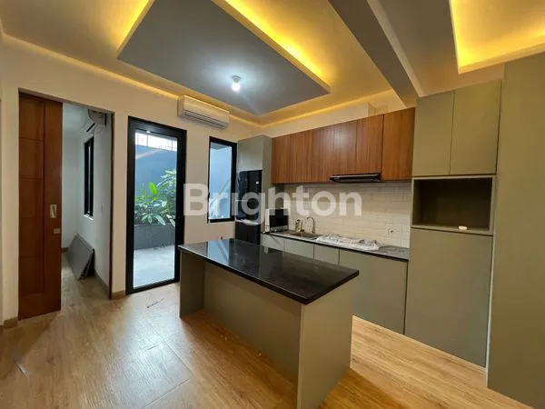 image RUMAH MODERN 2 LANTAI 4 KT LANGSUNG HUNI DI LIPPO KARAWACI (3)