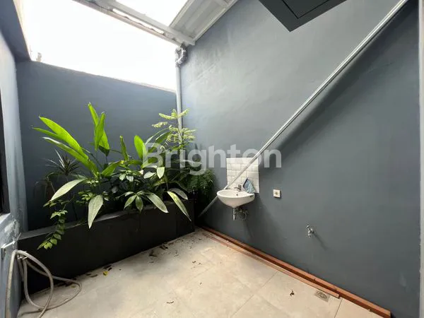 image RUMAH MODERN 2 LANTAI 4 KT LANGSUNG HUNI DI LIPPO KARAWACI (6)