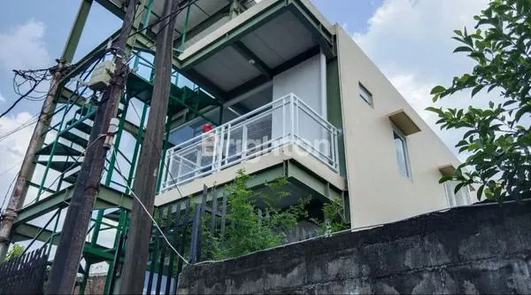 RUKO STRATEGIS LT 190M² DI JL. RADEN PATAH