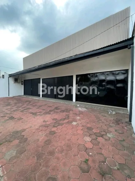 STAND USAHA BERBAGAI MACAM UKURAN SIAP HUNI STRATEGIS LIMO CINERE DEPOK