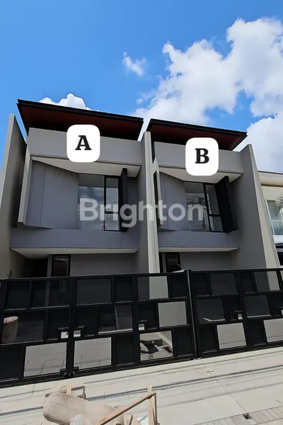 image RUMAH BARU MINIMALIS DI RUNGKUT, KUALITAS BANGUNAN PREMIUM, SELANGKAH AKSES MERR, DEKAT AKSES TOL TAMBAK SUMUR, ONE GATE SYSTEM  (1)