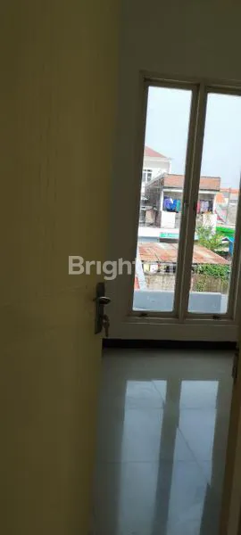 image RUMAH 2 LANTAI STRATEGIS DEKAT UNAIR (7)