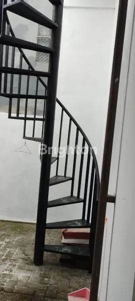 image RUMAH 2 LANTAI STRATEGIS DEKAT UNAIR (5)