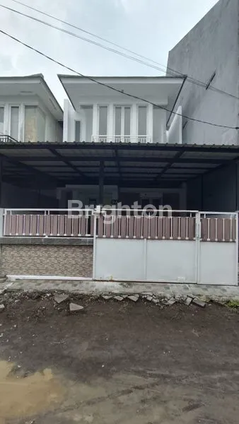 image RUMAH 2 LANTAI STRATEGIS DEKAT UNAIR (2)