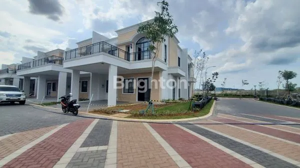 image RUMAH MEWAH SIAP HUNI DI KAWASAN ELITE PIK 2  CLUSTER BUKIT NIRMALA - JAKARTA UTARA (1)