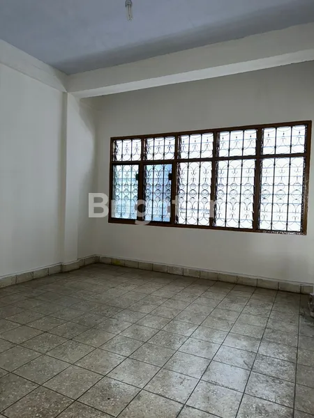 image RUMAH USAHA DI JL. TENGKU UMARN MEDAN — COCOK BUAT BOS MASA DEPAN! (6)