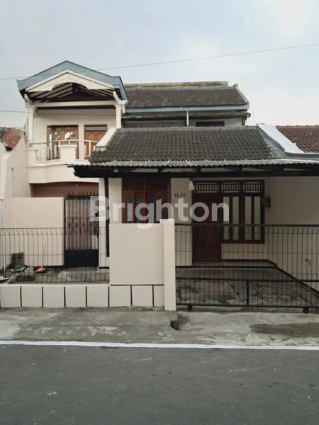 image RUMAH 2 LANTAI BEBAS BANJIR DI SOLO BARU (2)