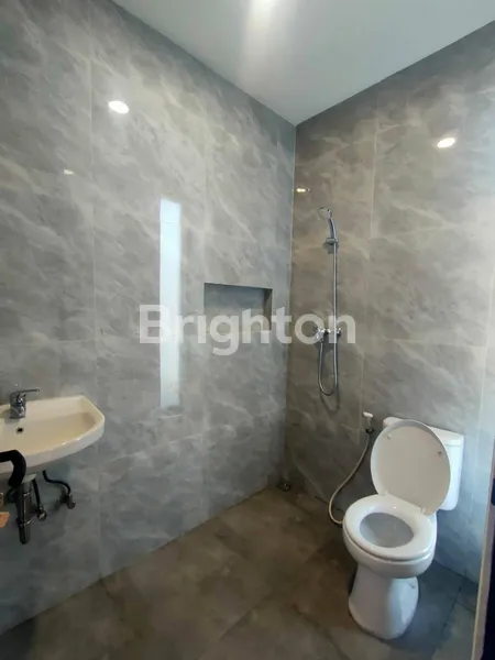 image RUMAH SIAP HUNI MULYOSARI SUTOREJO SURABAYA 2LT CARPORT 1MBL, ROW 2MBL (6)