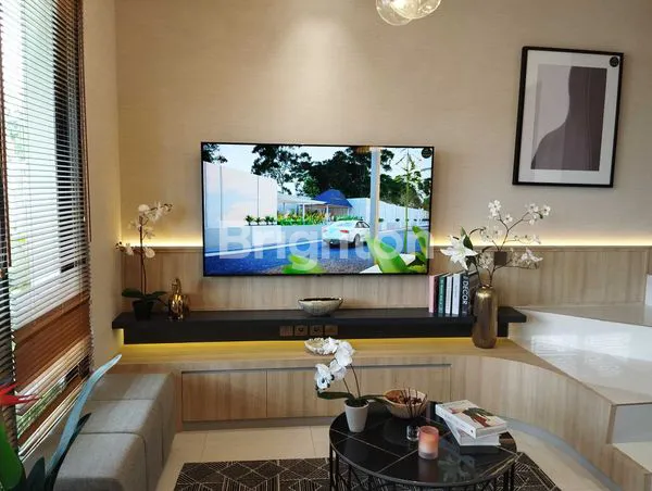 image RUMAH MEWAH 3 LANTAI DI ARIA PURI (2)