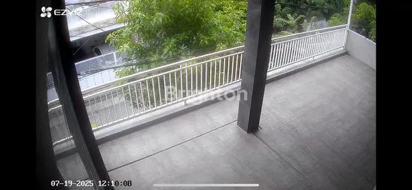 image RUMAH BABATAN PRATAMA 2 LANTAI LOKASI STRATEGIS ROW JALAN 3 MOBIL (8)