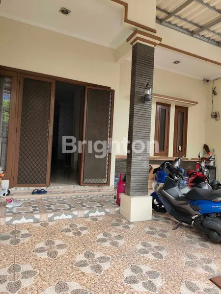 image RUMAH NYAMAN 2½ LANTAI CARPORT ROW JALAN 1½ MOBIL DI SUNTER AGUNG JAKARTA UTARA (1)